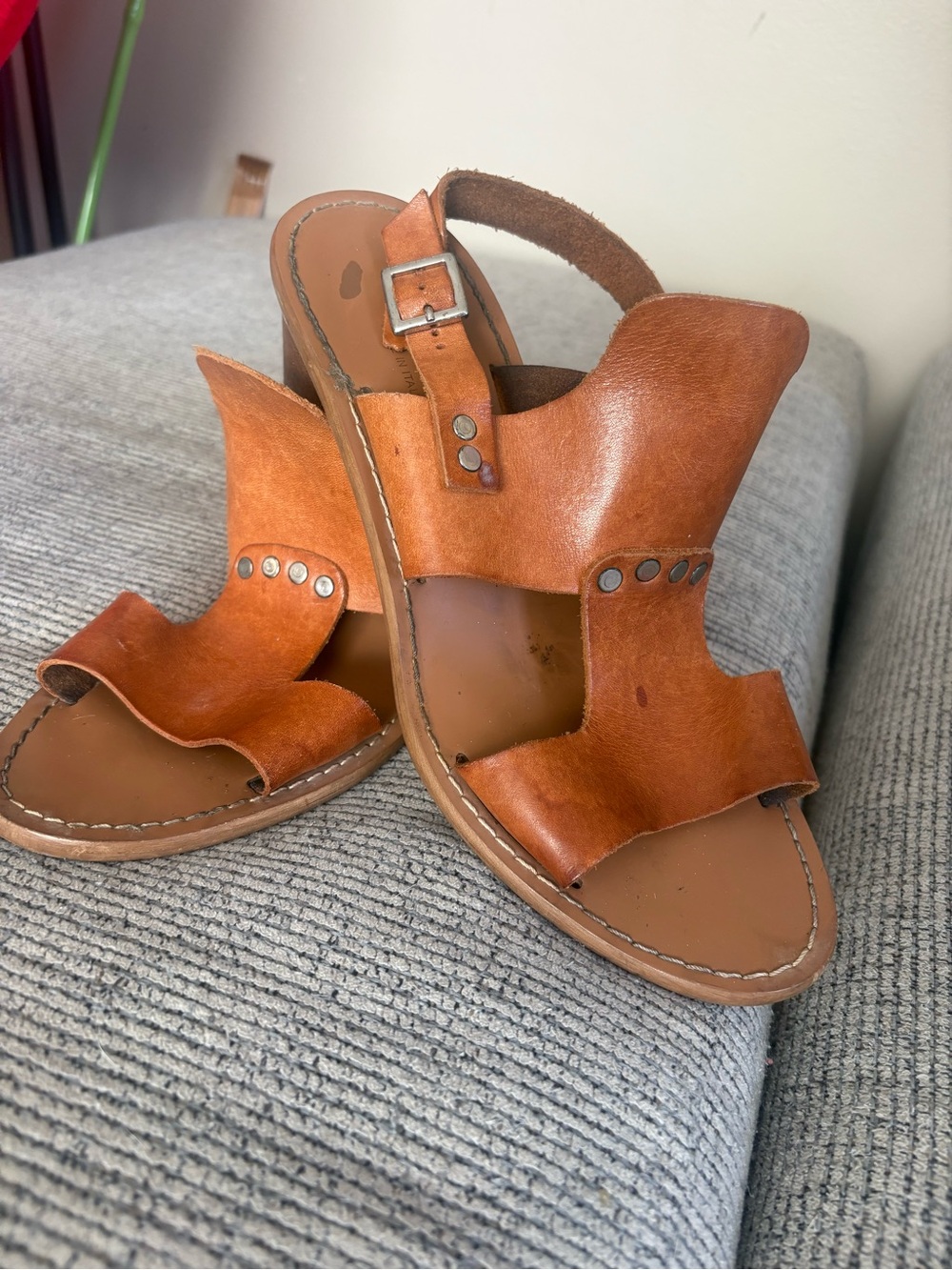 Women’s Leather Slingback Sandals in Tan